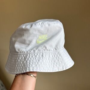 Nike Reversible Light Purple/ Dark Purple Bucket Hat